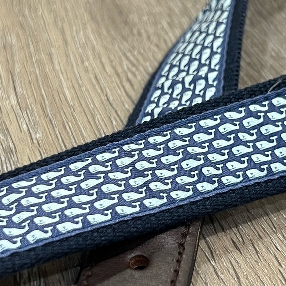 New? Vineyard Vines Size 30 Classic Whale Print Navy Canvas and Leather Belt - Picture 5 of 6